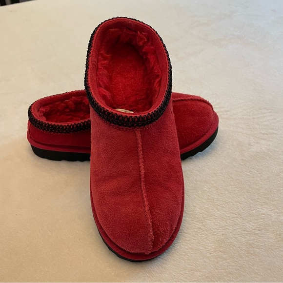 Uggs - size 5 kids (7 Womans) - Picture 9 of 15